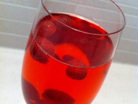 Read more about the article Sparkling Strawberry Wine